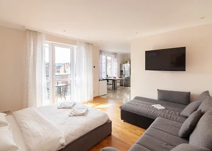 Regrand Apartment On Kulisha 47A